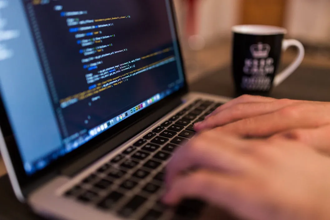 Desarrollo de software en una computadora portátil