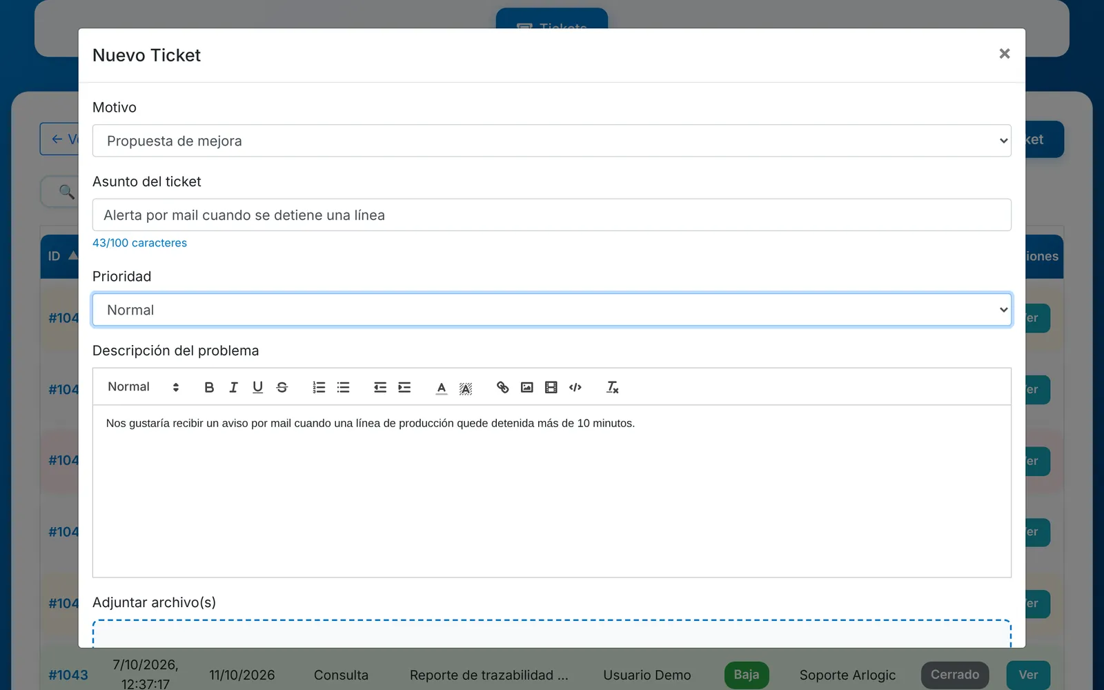 Formulario para crear un ticket con motivo, asunto, prioridad, descripción y archivos adjuntos